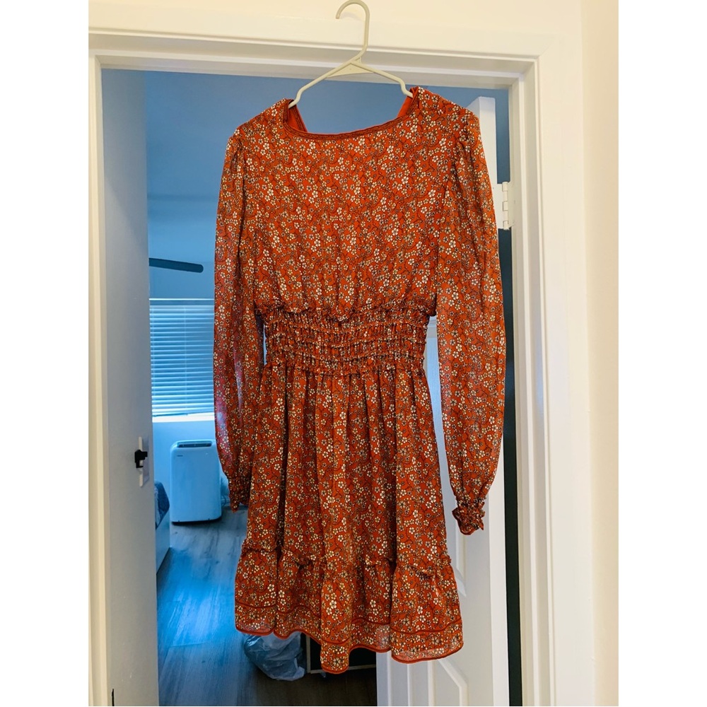 ORANGE FLORAL DRESS š§”šš¼ - Picture 2 of 3